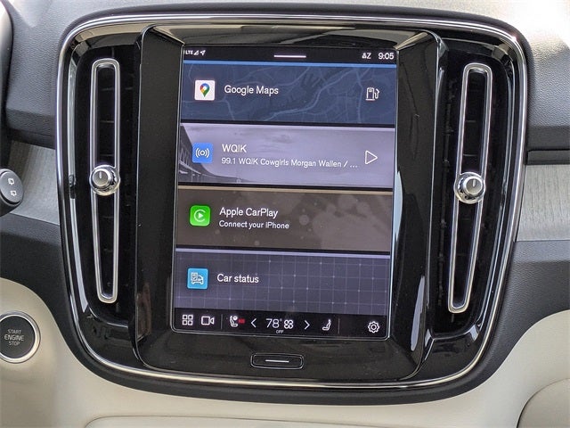 2023 Volvo XC40 B5 Plus Dark Theme