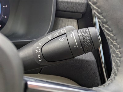 2023 Volvo XC40 B5 Plus Dark Theme