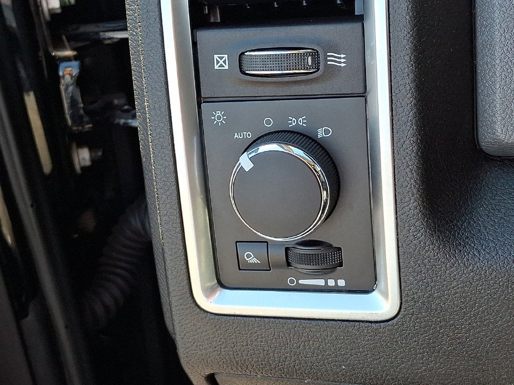 2020 RAM 1500 Classic SLT