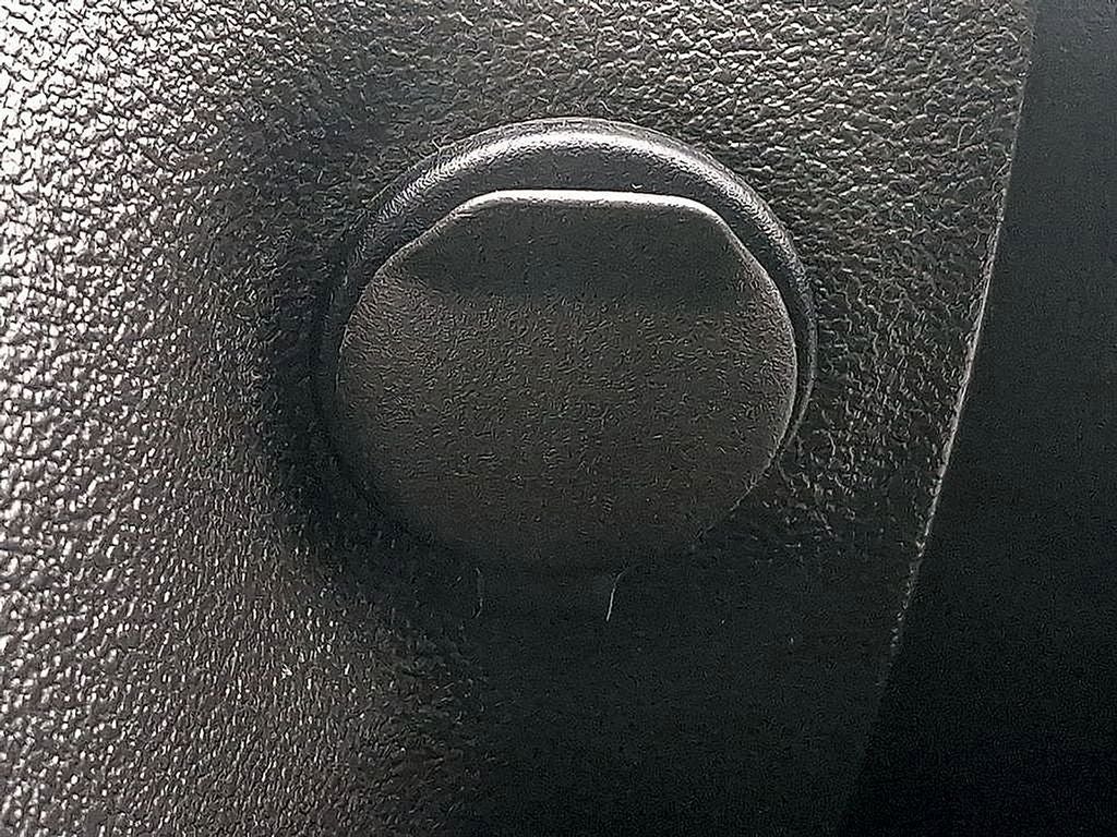 2009 Saturn Sky Base