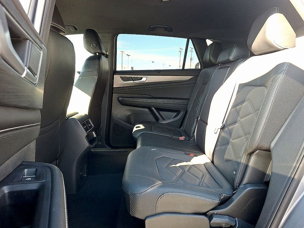 2024 Volkswagen Atlas Cross Sport 2.0T SE w/Technology