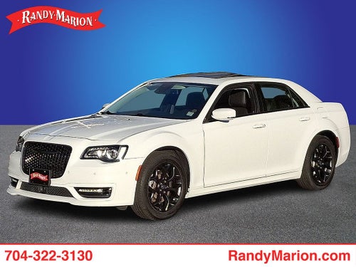 2023 Chrysler 300 Touring