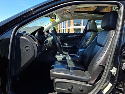 2023 Chrysler 300 Touring