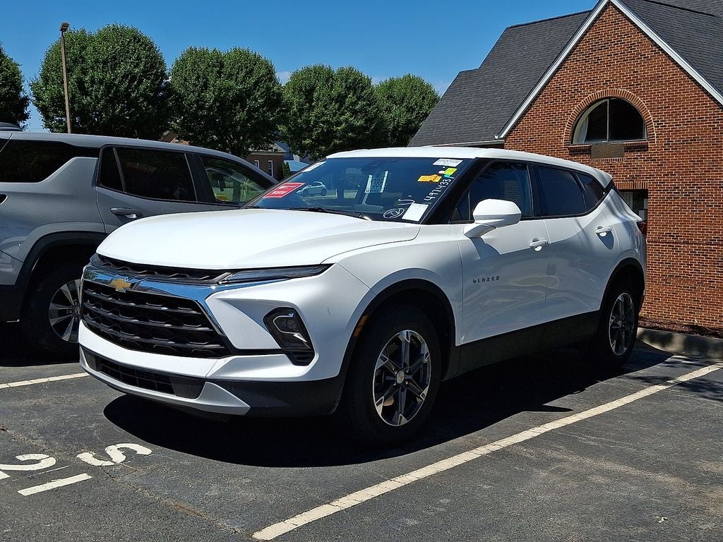 2025 Chevrolet Blazer 2.0T 2LT AWD's photo