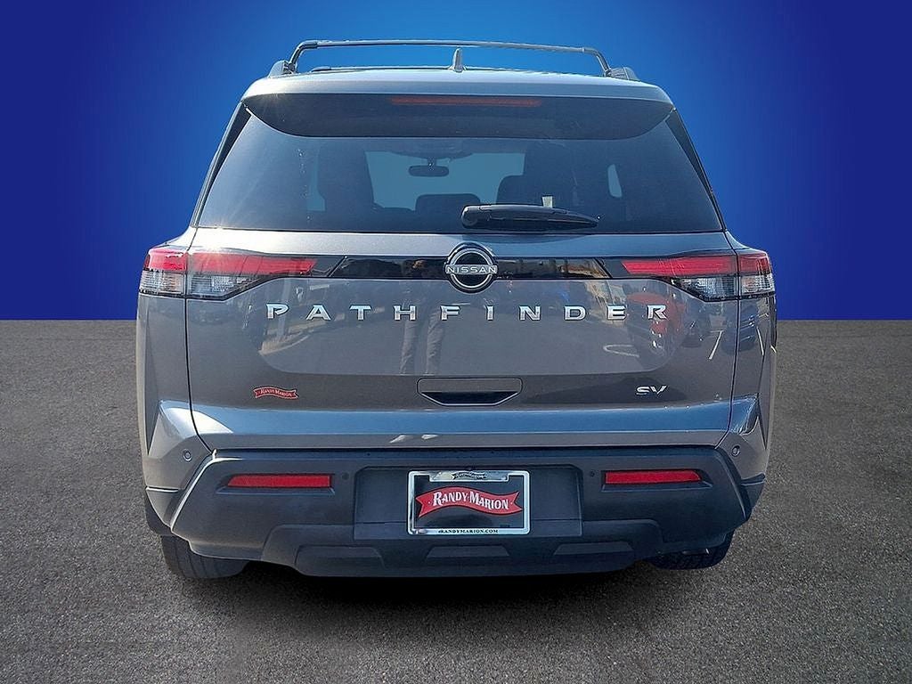 2022 Nissan Pathfinder SV