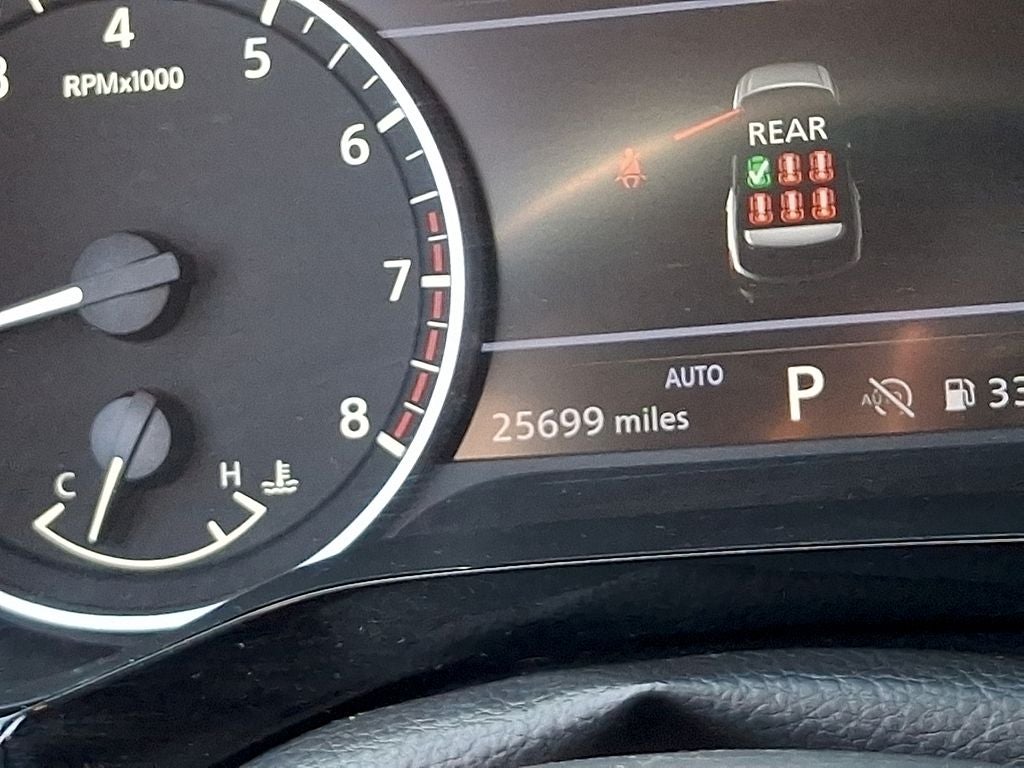 2025 Nissan Pathfinder SV