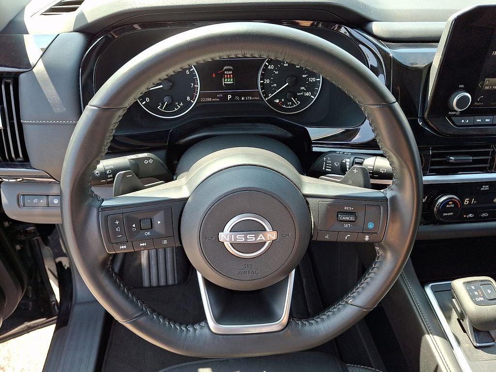 2025 Nissan Pathfinder SV