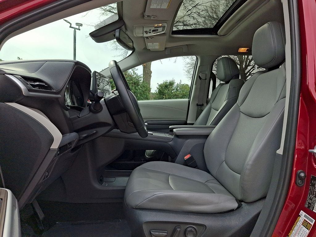 2023 Toyota Sienna XLE