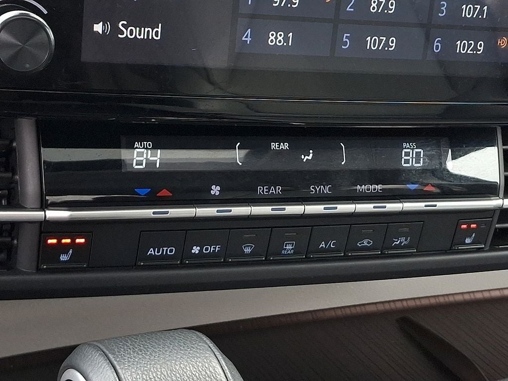 2023 Toyota Sienna XLE