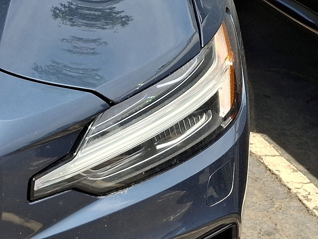 2024 Volvo S60 B5 Plus Dark Theme