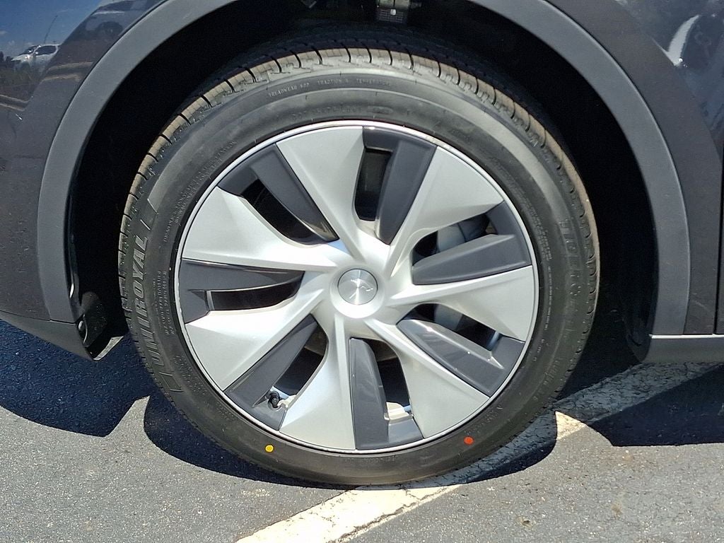 2024 Tesla Model Y Standard Range