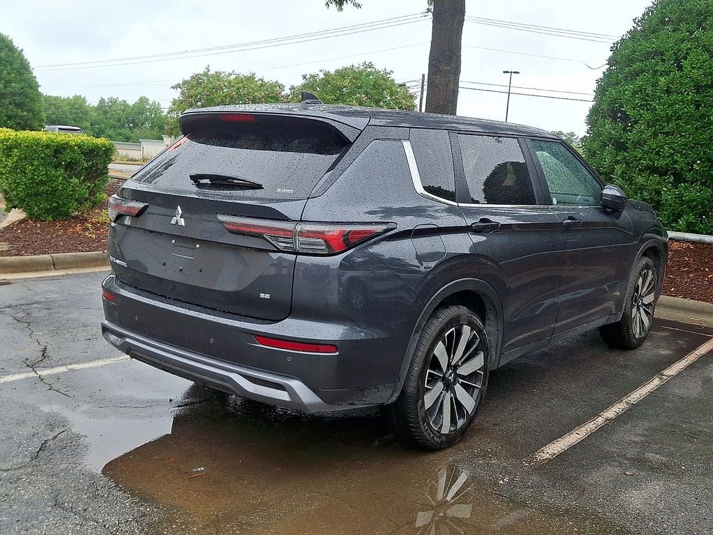 2025 Mitsubishi Outlander SE