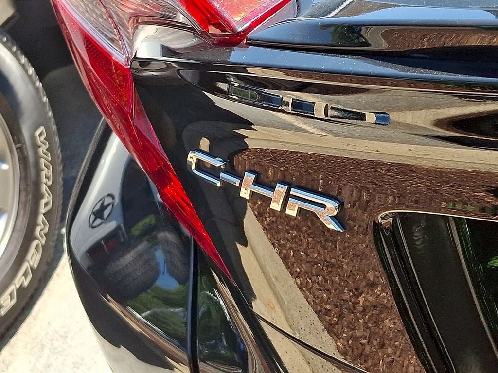 2022 Toyota C-HR XLE