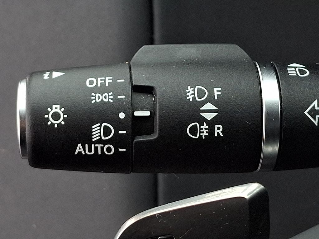 2025 Land Rover Range Rover Velar Dynamic SE