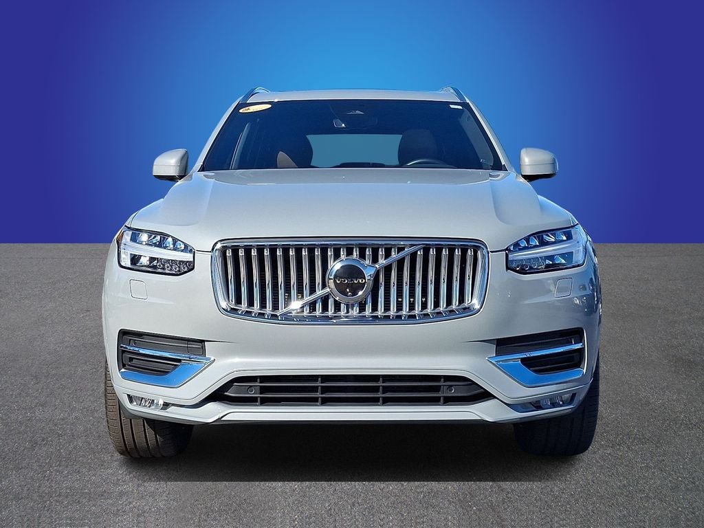 2025 Volvo XC90 B5 Plus