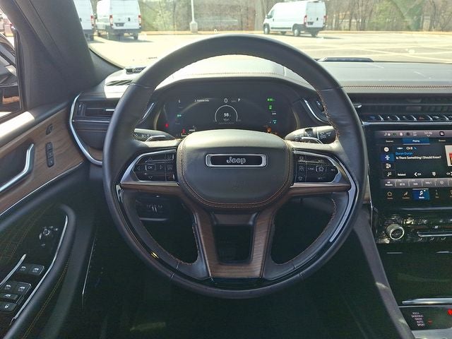2023 Jeep Grand Cherokee Summit