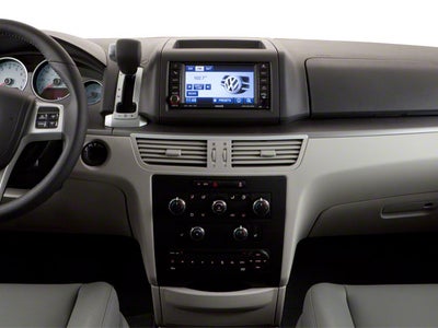 2010 Volkswagen Routan SE