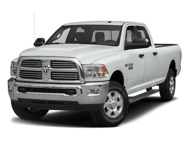 2017 RAM 3500 SLT Crew Cab 4x4 6'4' Box