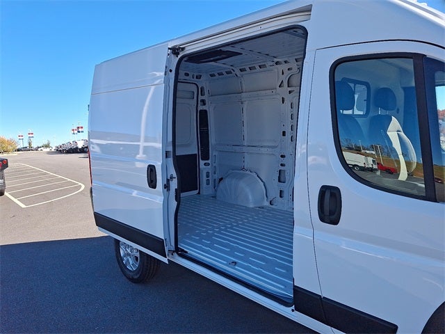 2025 RAM ProMaster 1500 Cargo Van SLT High Roof 136' WB
