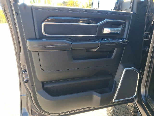 2022 RAM 2500 Laramie Crew Cab 4x4 6'4' Box